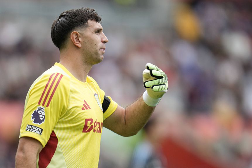 Emiliano Martínez, guarda-redes do Aston Villa