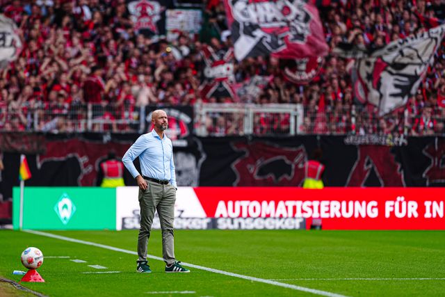 Ten Hag teve passagem rápida pelo Leverkusen