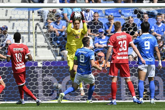 Senne Lammens no jogo entre o Antuérpia e o Genk