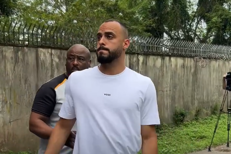 Arthur Cabral foi confrontado pelos adeptos