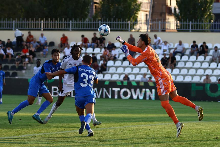 Dani Figueira é o dono da baliza do Noah, da Arménia - Foto: IMAGO