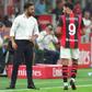 Ruben Amorim a falar com Gonçalo Ramos num jogo do Milan