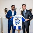 Gabriel Mec apresentado por André Villas-Boas — Foto: FC Porto