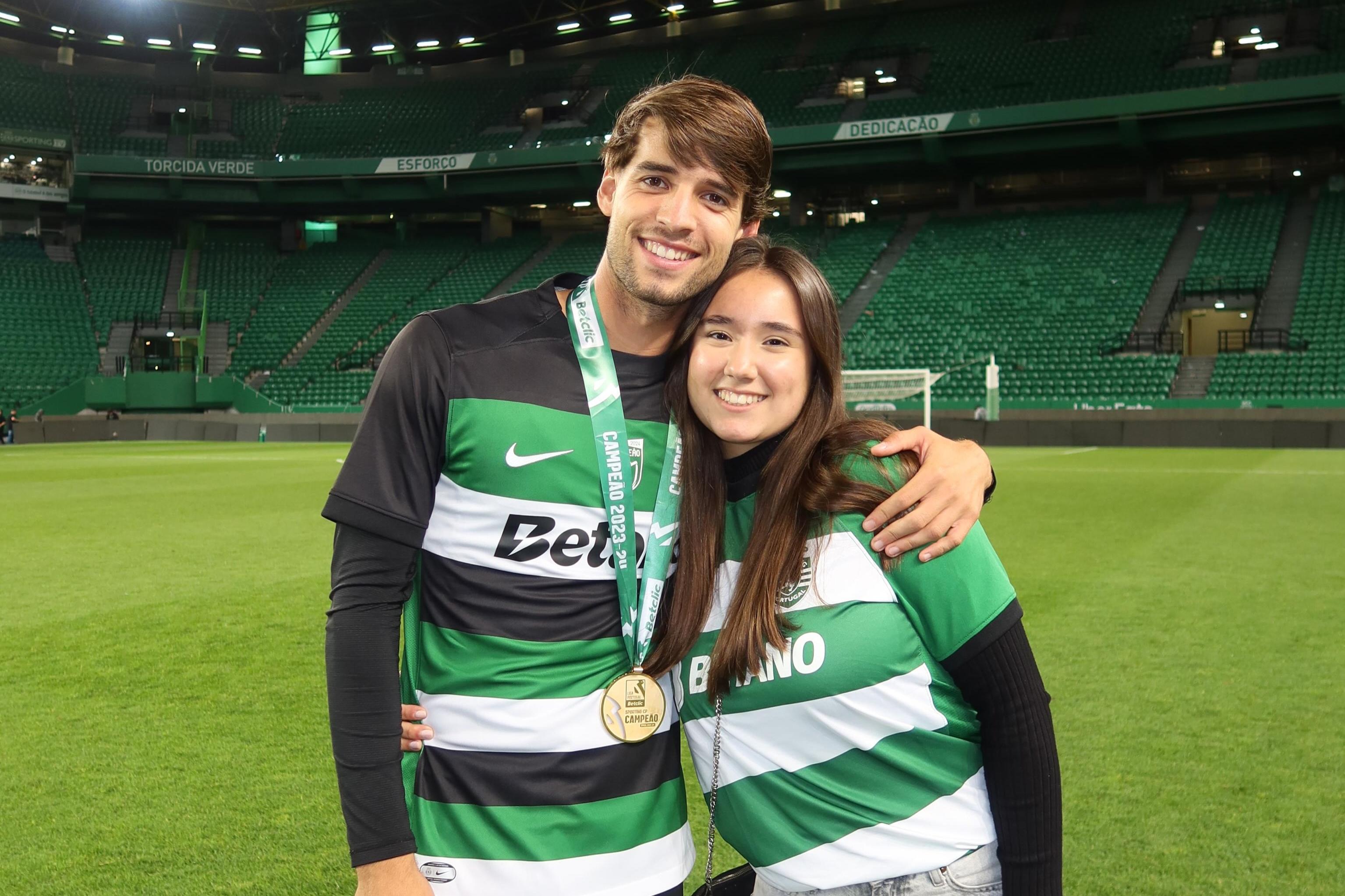 Daniel Bragança ao lado da irmã Rita no festejo do bicampeonato do Sporting - Foto: @