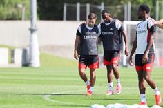 Da proximidade a Lukebakio à interação com Prestianni: reforço do Benfica já trabalha
