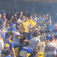 Adeptos do Boca encontram ‘infiltrado’ do River e agridem-no: homem teve de ser retirado de maca