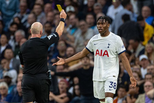 Liverpool e Premier League também condenam insultos racistas a Udogie