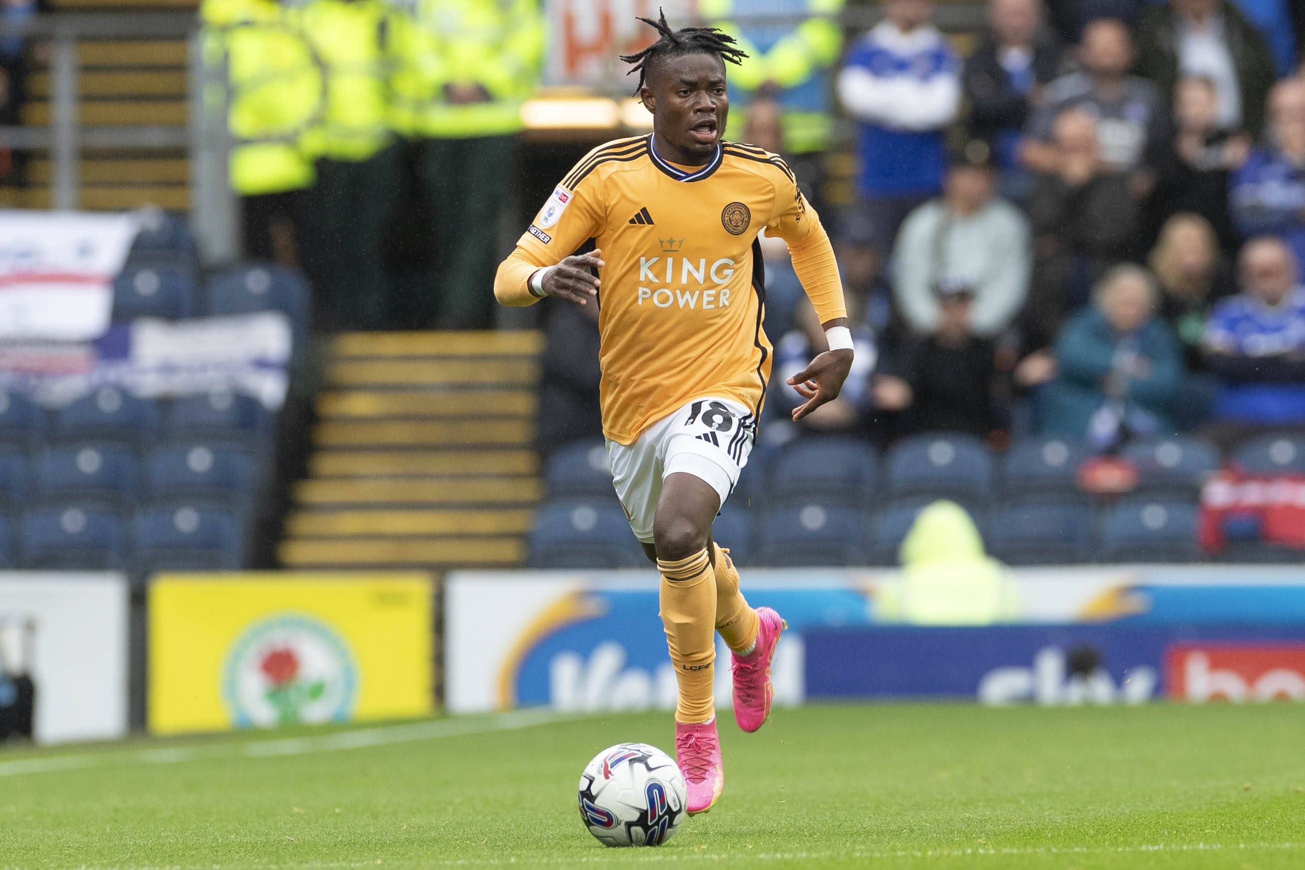 VÍDEO: Fatawu marca no empate do líder Leicester em Sheffield