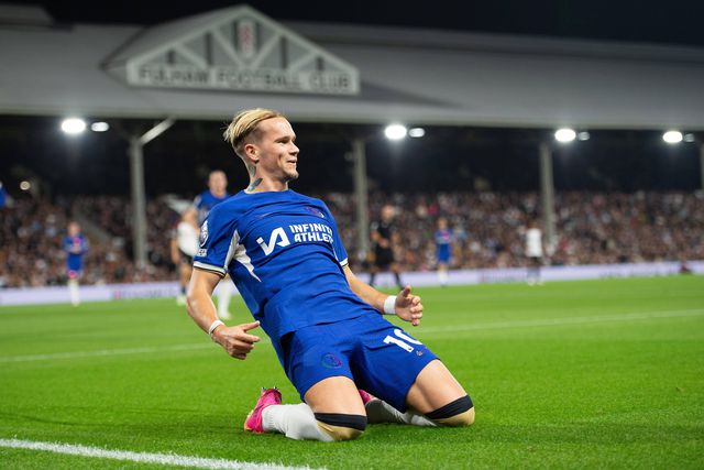 70 milhões e 24 jogos depois: Mudryk marca finalmente pelo Chelsea (vídeo)