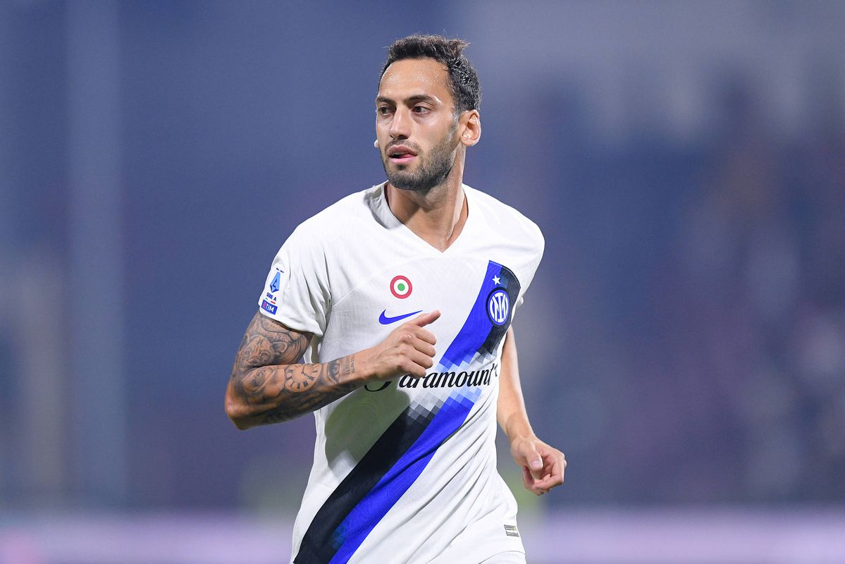 Çalhanoglu aborda futuro após polémica: «Agora ou nunca»