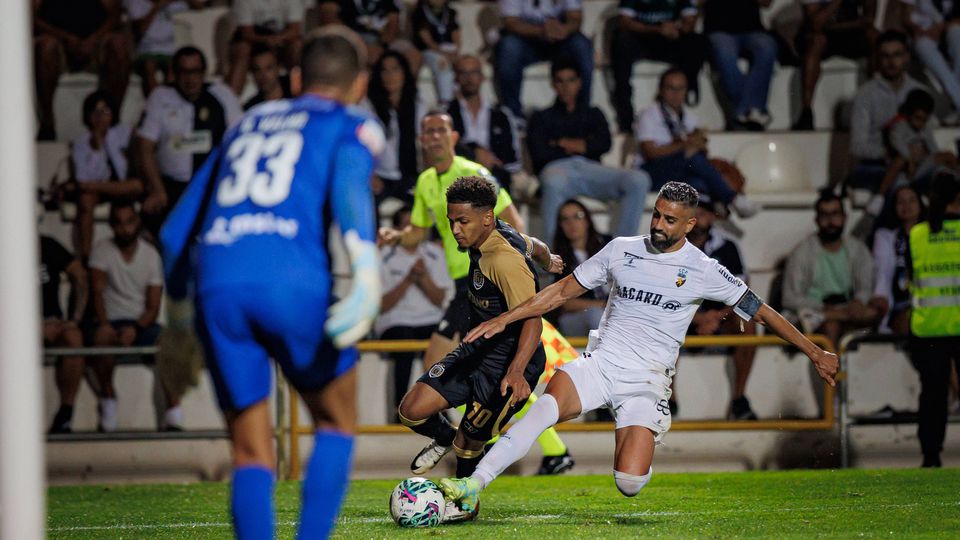 Esclarecimento técnico sobre o contacto no futebol