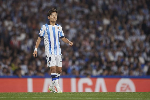 Take Kubo sofre inúmeras provocações durante o dérbi basco (vídeo)