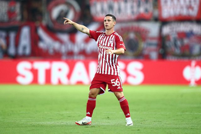 Podence bisa na vitória do Olympiakos