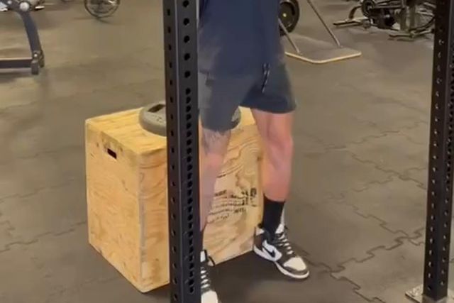 João Victor mostra-se a treinar sozinho