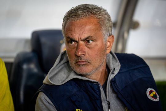 Vídeo: José Mourinho expulso frente ao Manchester United