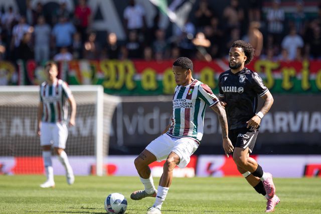 Médio brasileiro dos estrelistas tenta ser opção para o jogo com o  Gil Vicente