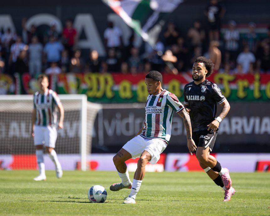 Médio brasileiro dos estrelistas tenta ser opção para o jogo com o  Gil Vicente