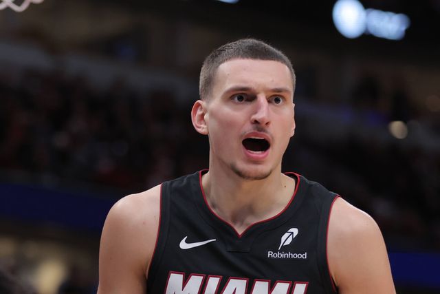 NBA: Miami Heat chega a acordo com Jovic para renovar contrato