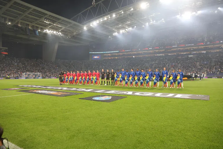 Farioli avisa: Europa League? Calma aí!