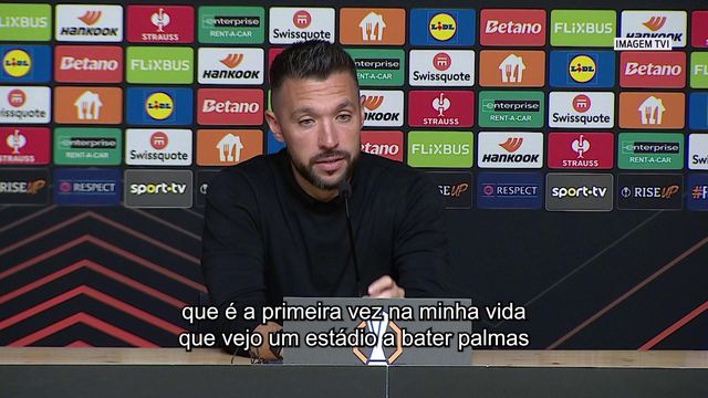 «Foi a primeira vez que vi um estádio a bater palmas após sofrer um golo»