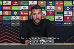 «Melhor o resultado do que a exibição?»: pergunta de jornalista deixa Farioli atrapalhado