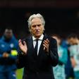 Jorge Jesus a agradecer o apoio dos adeptos portugueses na Dinamarca, com os jogadores - Foto: Imago