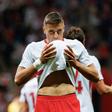 Jan Bednarek marcou no Polónia-Roménia e dedicou o golo à mulher