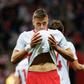 Jan Bednarek marcou no Polónia-Roménia e dedicou o golo à mulher