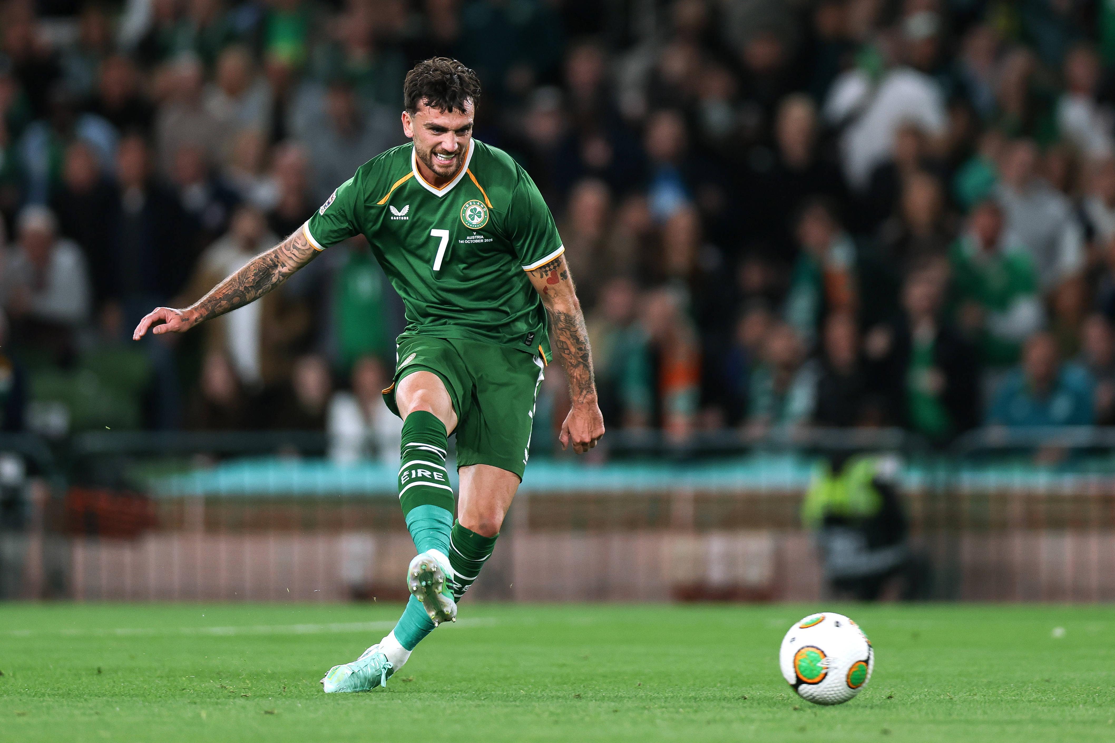 Troy Parrott continua a brilhar com a camisola da Irlanda
