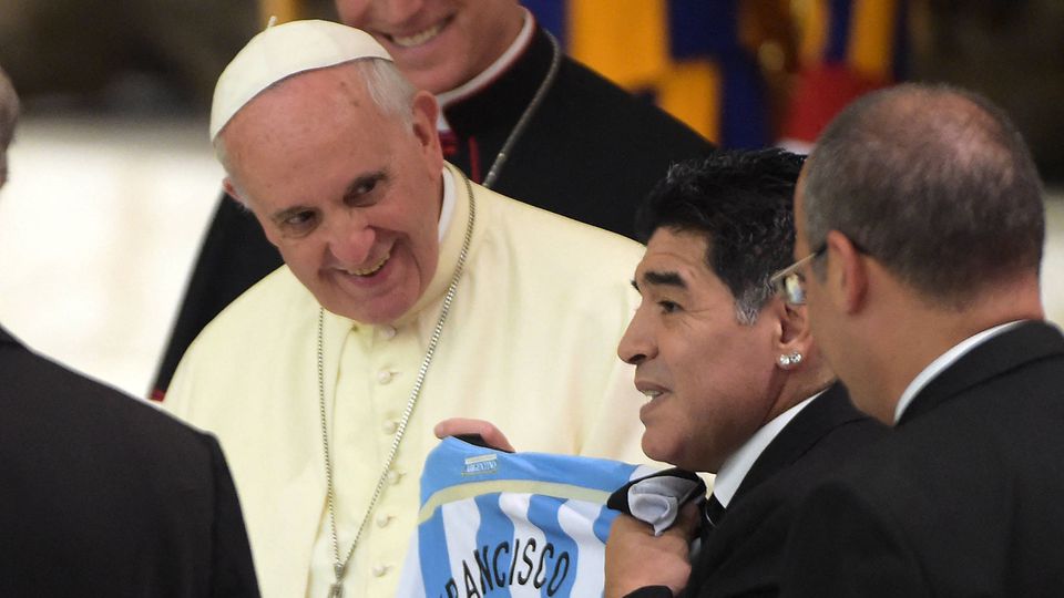 Entre Maradona e Messi, Papa Francisco prefere...um brasileiro