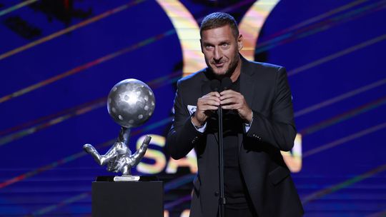 Totti quer trabalhar com Mourinho: «Lamento não ter sido treinado por ele»