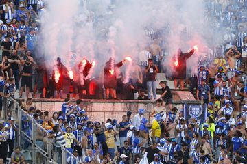 Ultras do FC Porto lançaram petardos junto ao hotel da Roma