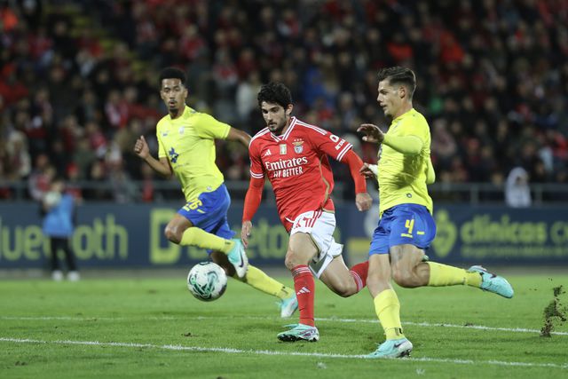 Gonçalo Guedes chega-se à frente no Benfica