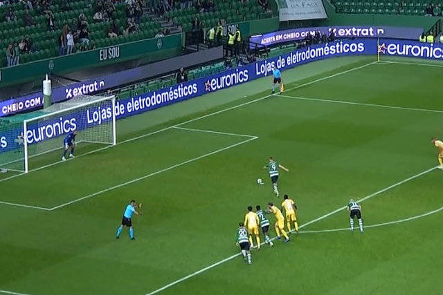 Gyokeres bisou de penálti (vídeo)