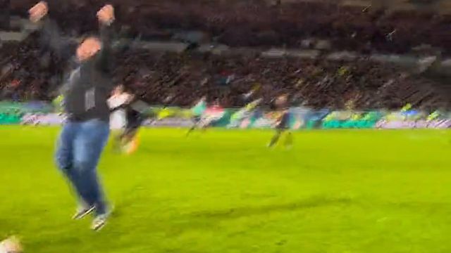 A festa do Saarbrücken após eliminar o Bayern da Taça