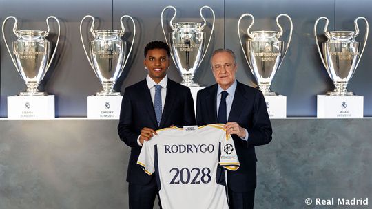 Rodrygo renova com o Real Madrid