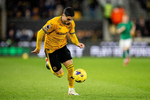 Pedro Neto candidato a melhor jogador do mês da Premier League