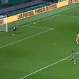 Bomba de Vítor Gonçalves vale segundo para o Farense (vídeo)