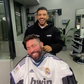 Vídeo: rivalidade Barcelona-Real Madrid chegou à barbearia