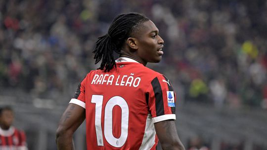 «Ainda não o vimos a 100%, mas quando Rafael Leão acende, o Milan ilumina-se»