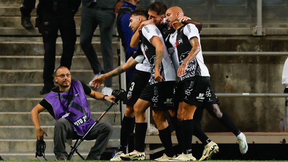 Darío dá vantagem ao Farense frente ao Benfica (vídeo)