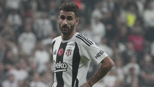 Besiktas escorrega em casa em jogo com cinco portugueses