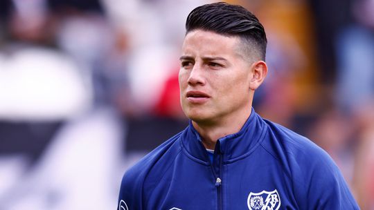 Ex-companheiro 'atira-se' a James Rodríguez: «Não corria no Bayern...»