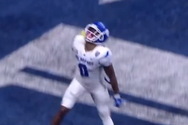 Faz ‘touchdown’ e lesiona-se a celebrar à Ronaldo (vídeo)