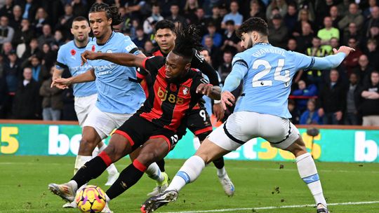 Manchester City perde em Bournemouth e vê Liverpool chegar à liderança