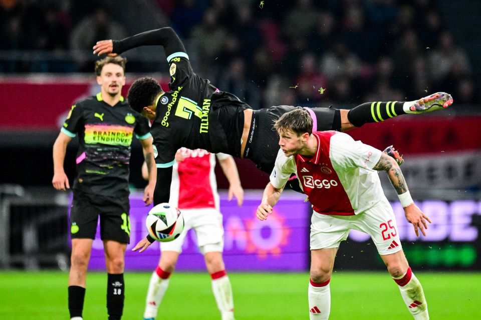 Ajax quebra invencibilidade do PSV depois de estar a perder duas vezes