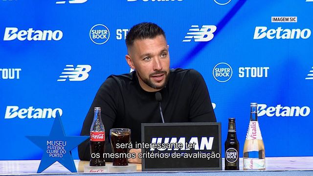 «Não foi fácil controlar a emoção»: Farioli pede o mesmo critério de arbitragem