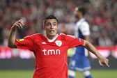 Óscar Cardozo a festejar um golo pelo Benfica - Foto: A BOLA