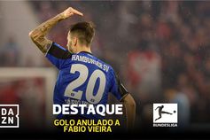 Fábio Vieira pensava que se tinha estreado a marcar pelo Hamburgo com um golaço...