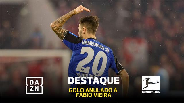 Fábio Vieira pensava que se tinha estreado a marcar pelo Hamburgo com um golaço...